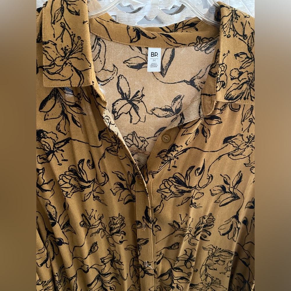 BP (Nordstrom) mustard blouse in a size medium